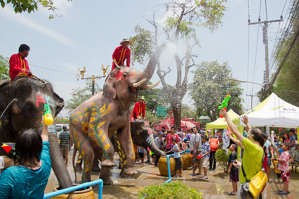 1024px-Songkran_12_-_Ayutthaya