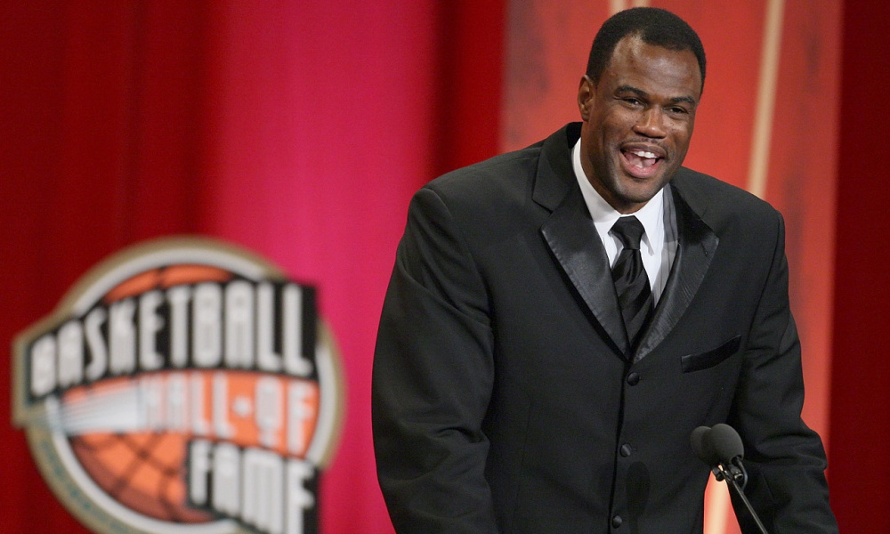 SPRINGFIELD, MA - SEPTEMBER 11: David Robinson is inducted into the Naismith Memorial Basketball Hall of Fame on September 11, 2009 in Springfield, Massachusetts. NOTE TO USER: User expressly acknowledges and agrees that, by downloading and or using this Photograph, user is consenting to the terms and conditions of the Getty Images License Agreement. (Photo by Jim Rogash/Getty Images)